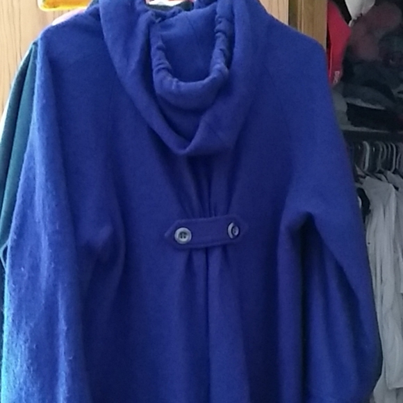 Jacket - Picture 3 of 4